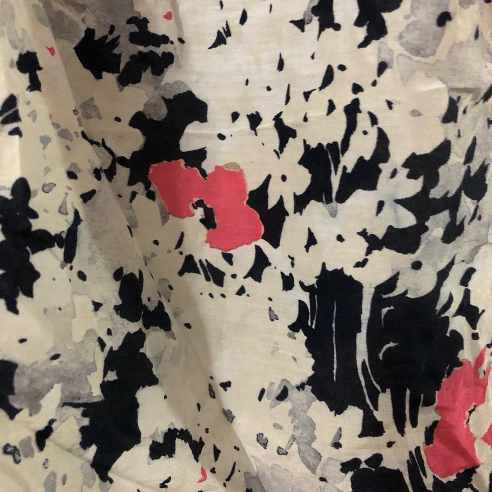 END OF YEAR SALE! EUC LOFT Petite Blouse - Picture 2 of 4